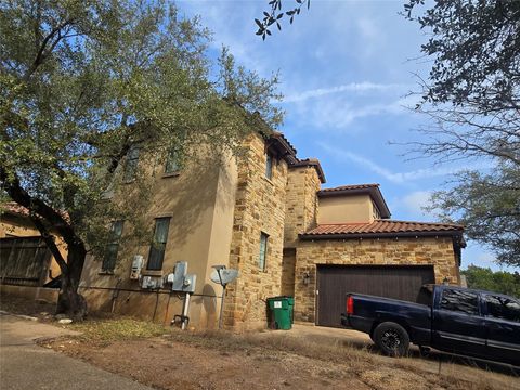 Photo of 1310 Minnie DR, Austin, TX 78732 (MLS # 9378780)