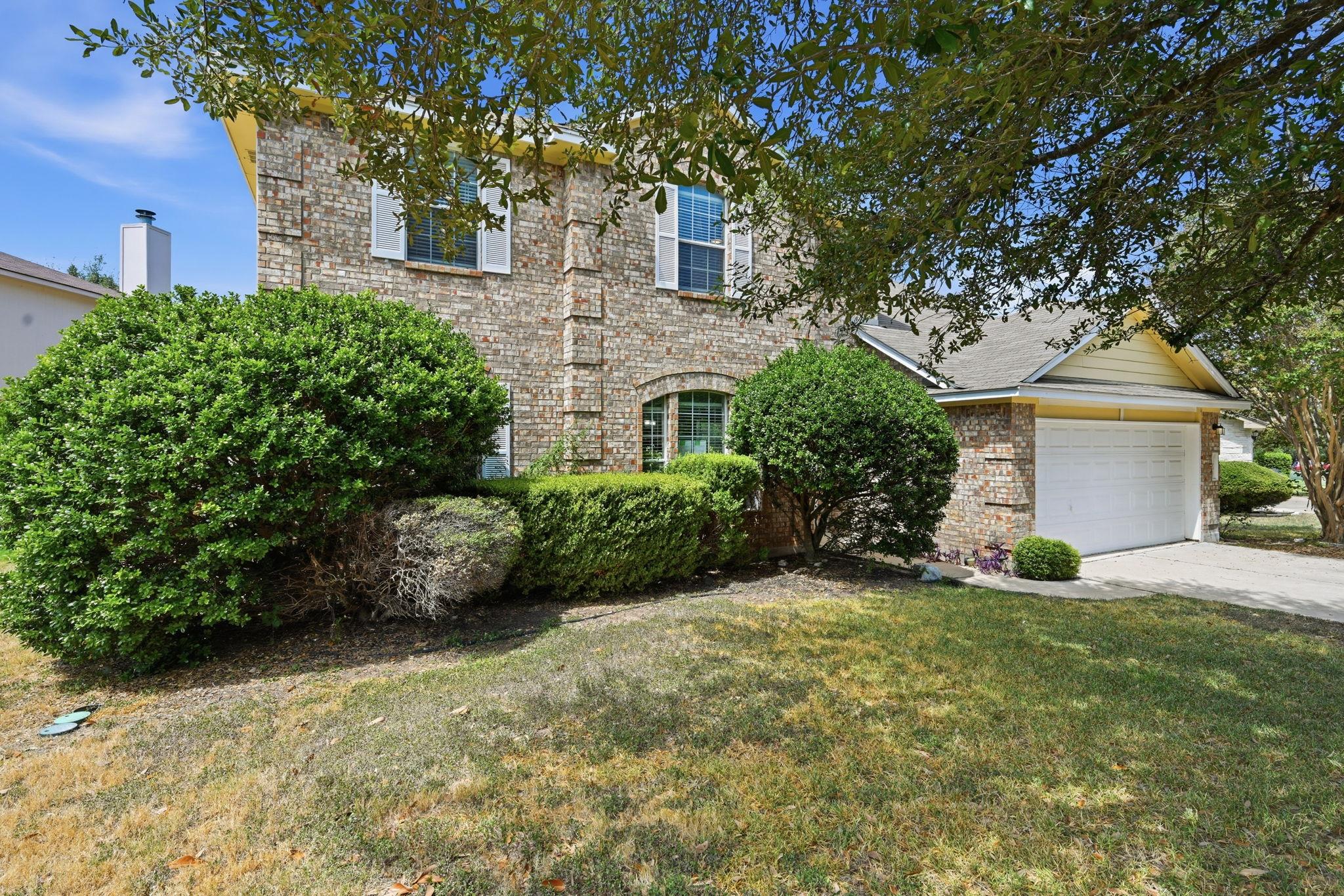 1635 Abbey LN