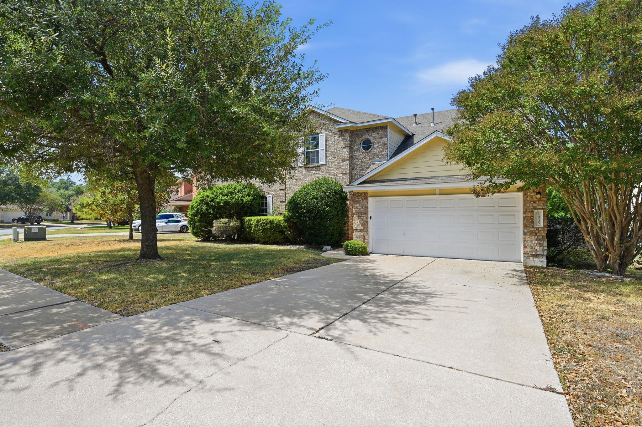 1635 Abbey LN