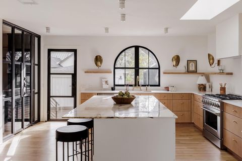 Photo of 4515 Bull Creek RD, Austin, TX 78731 (MLS # 9767359)