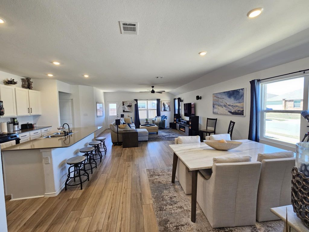 Photo of 304 Sonterra DR, San Marcos, TX 78666 (MLS # 9112143)