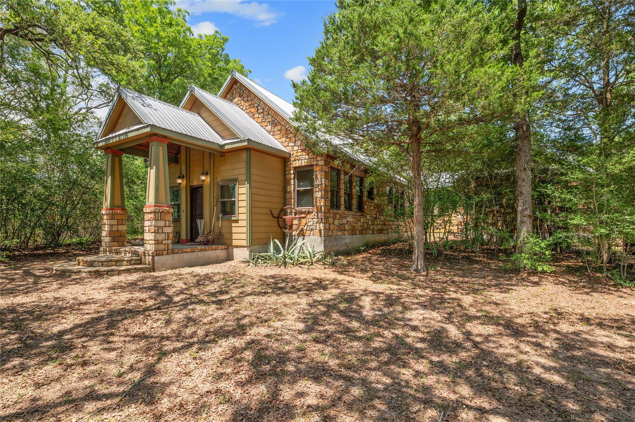 136 Red Fox LN