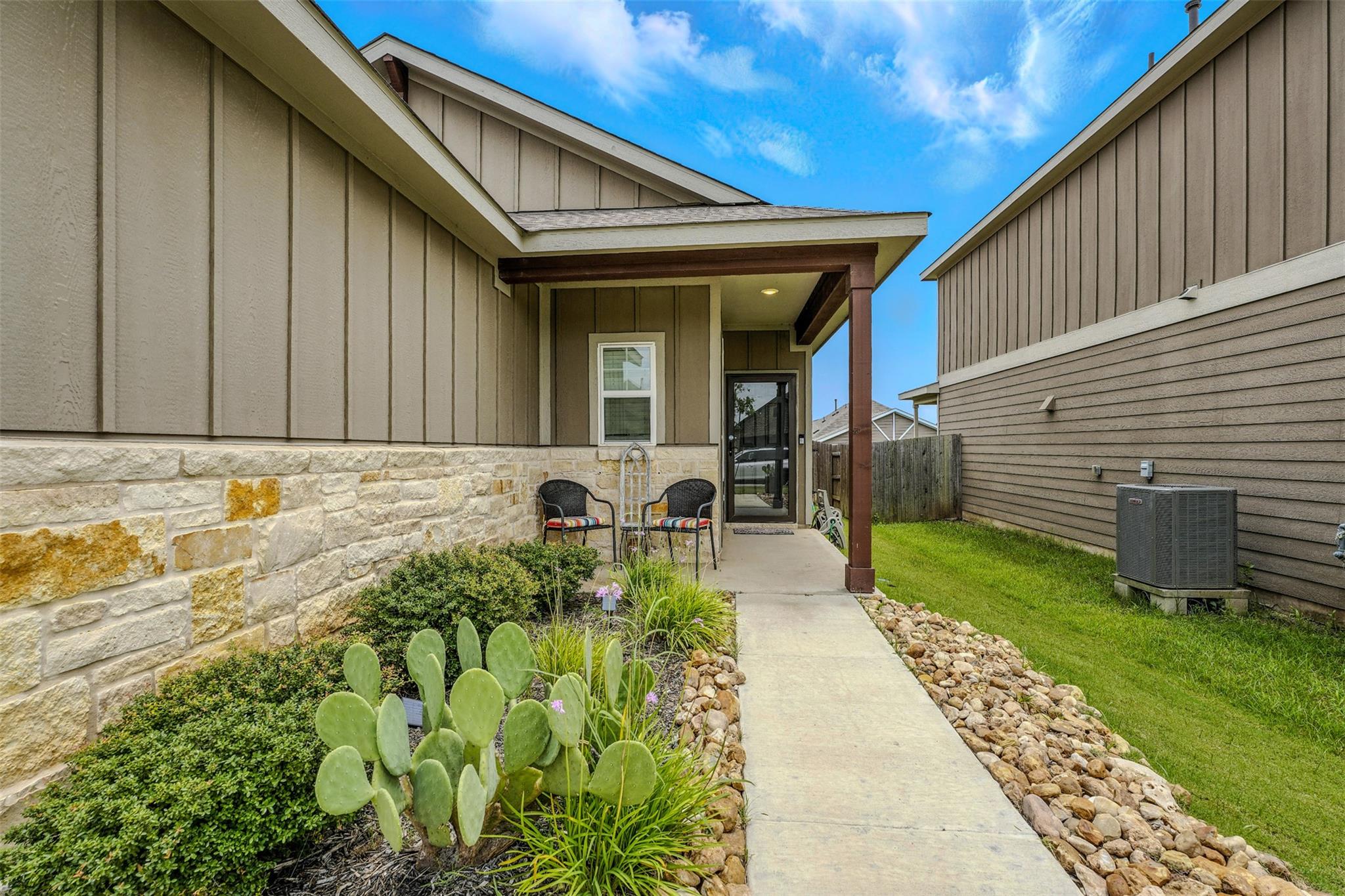 145 Nettletree DR