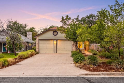 Photo of 12322 Limerick Ave, Austin, TX 78758 (MLS # 1987719)