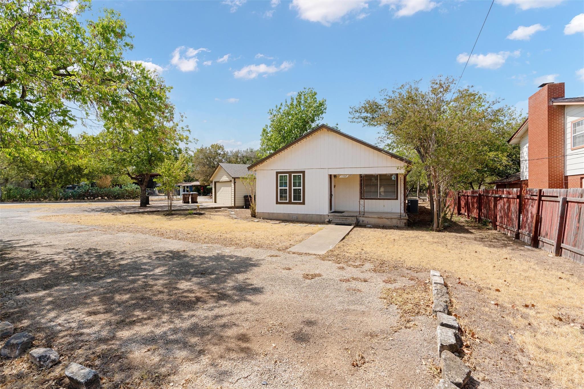 1102 Carlin CV