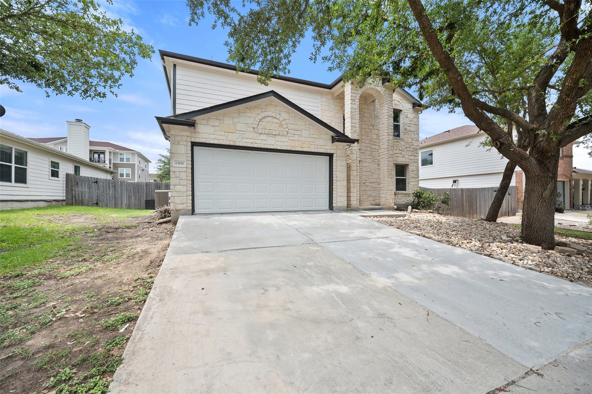 1306 Sunflower LN