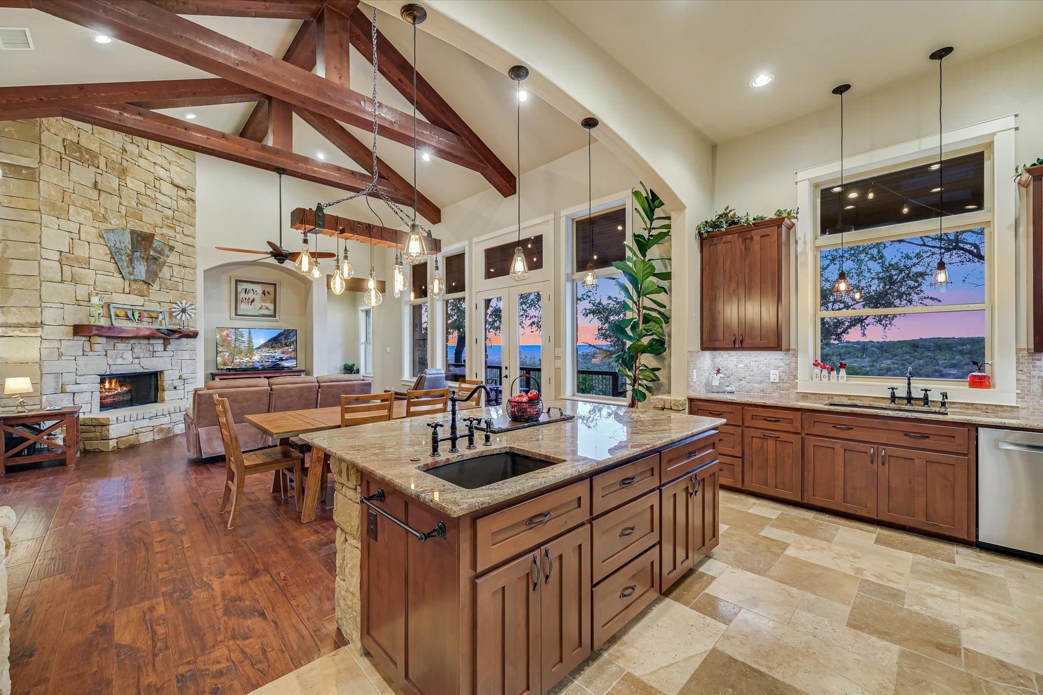 104 Mesa DR