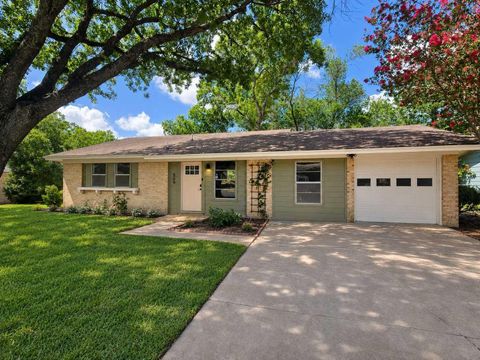 Photo of 509 Westmorland DR, Austin, TX 78745 (MLS # 3191722)