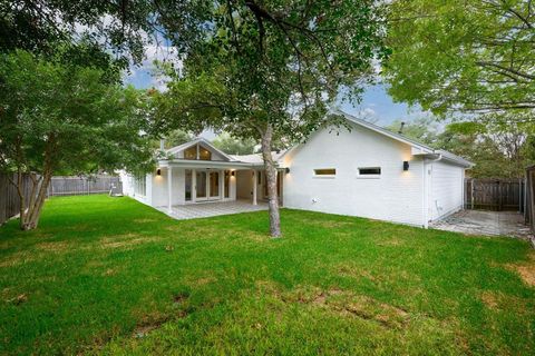 Tiny photo for 2710 Greenlawn PKWY, Austin, TX 78757 (MLS # 5680395)