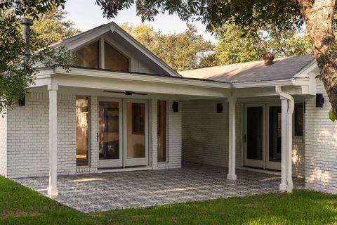 Tiny photo for 2710 Greenlawn PKWY, Austin, TX 78757 (MLS # 5680395)