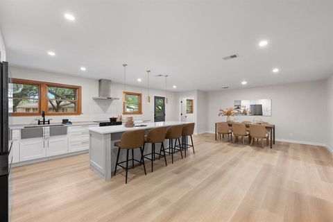 Tiny photo for 2710 Greenlawn PKWY, Austin, TX 78757 (MLS # 5680395)