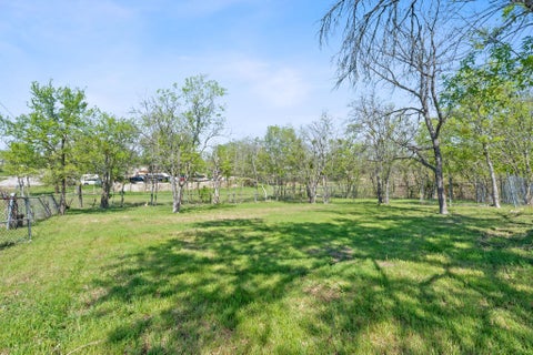 Photo of 405 E Browning ST, Manor, TX 78653 (MLS # 9739311)