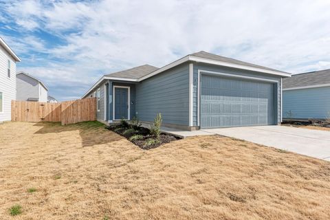 Photo of 313 Marty Allen LOOP, Jarrell, TX 76537 (MLS # 4711728)