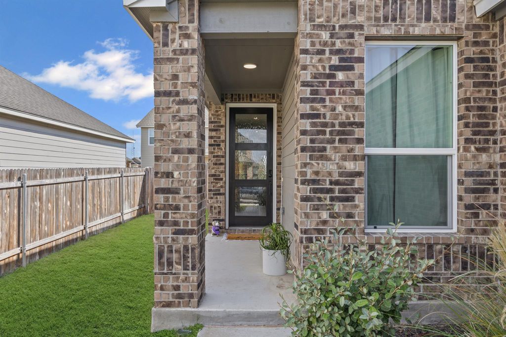 Photo of 222 Summit DR, Lockhart, TX 78644 (MLS # 4397522)