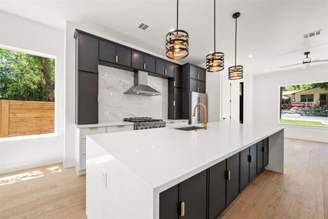 Tiny photo for 1305 Walnut Ave, Austin, TX 78702 (MLS # 1253382)