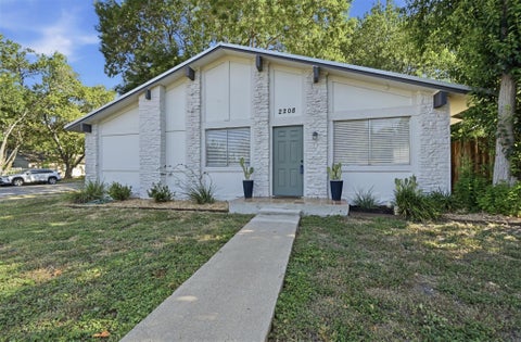 Photo of 2208 Deadwood DR, Austin, TX 78744 (MLS # 1482725)