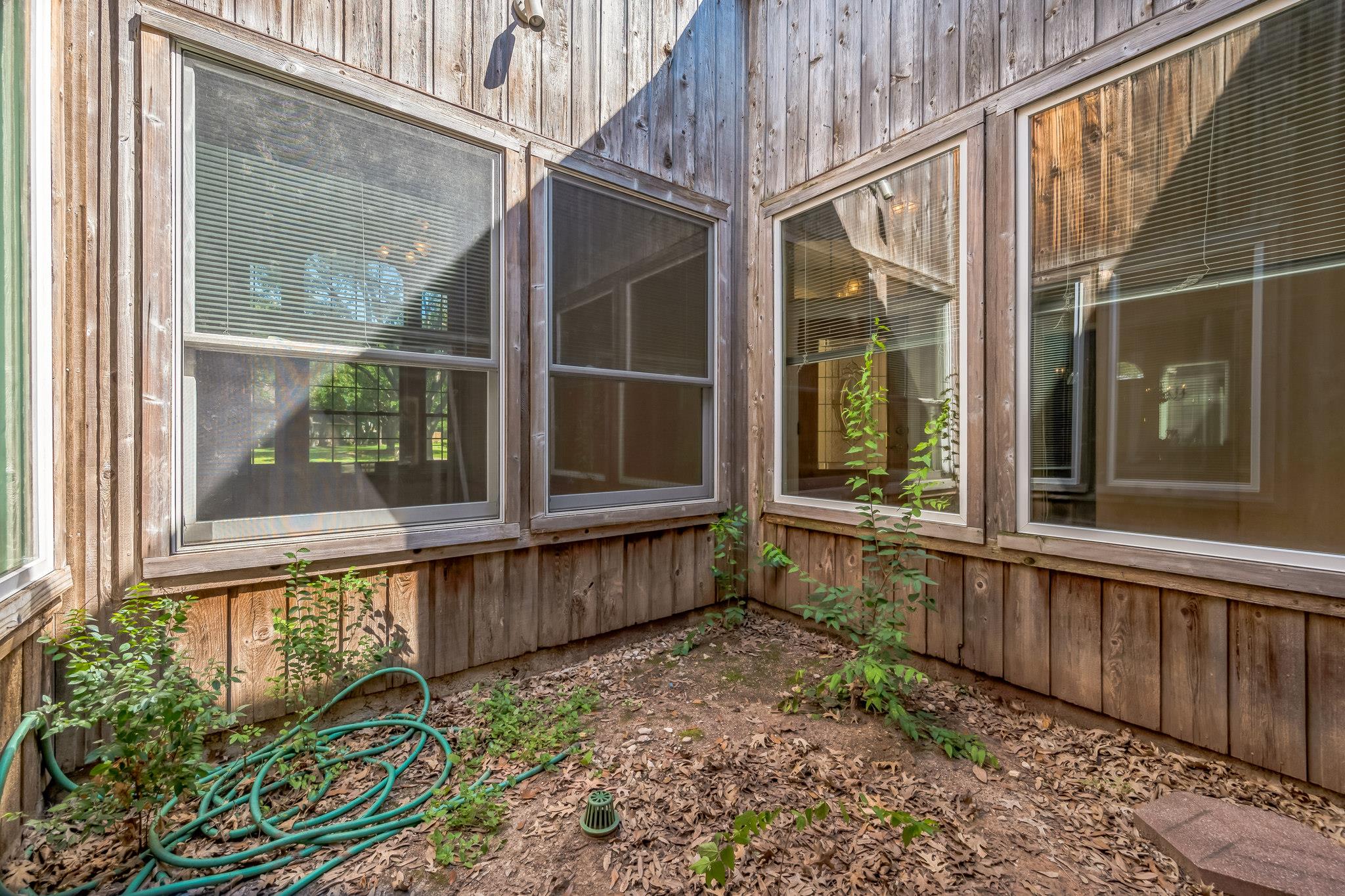 7 Hillway DR