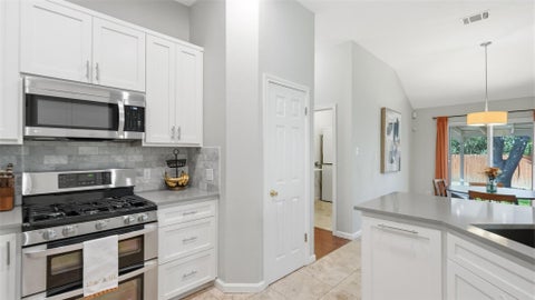 Tiny photo for 5513 Kayview DR, Austin, TX 78749 (MLS # 2195095)