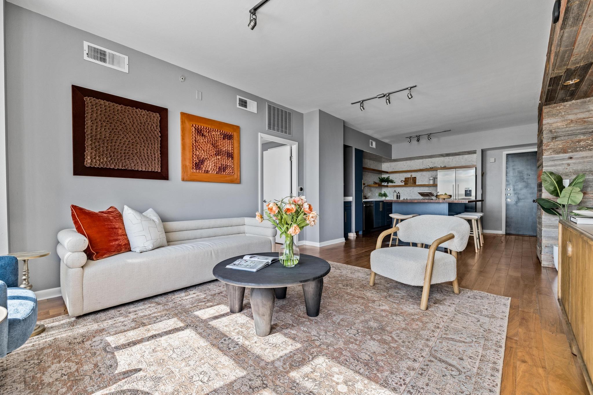54 Rainey ST 1207