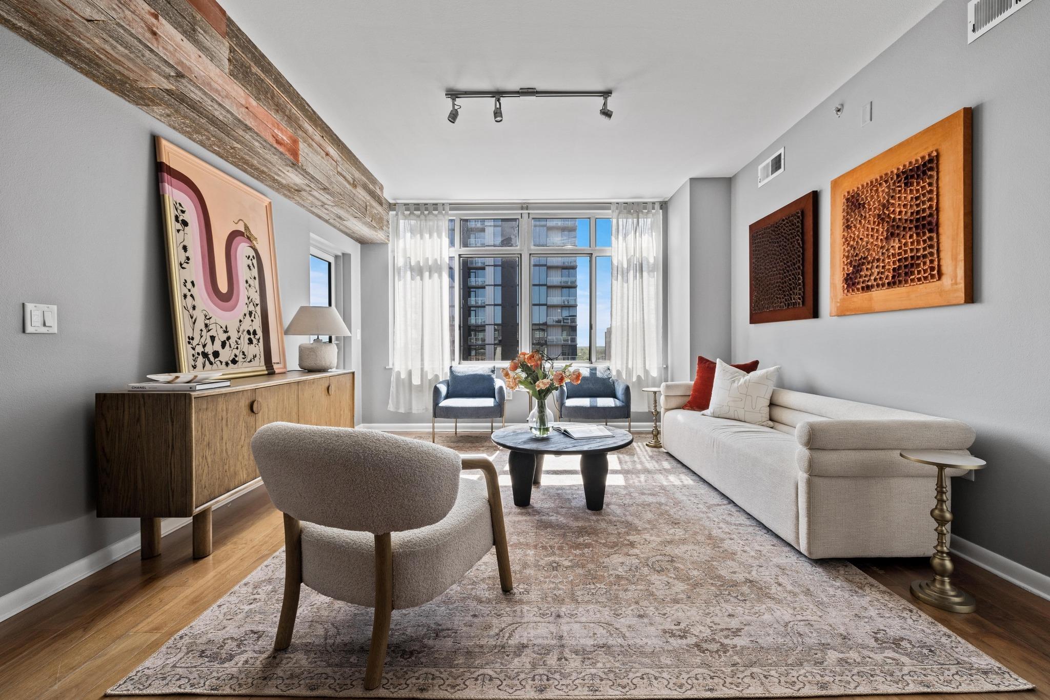 54 Rainey ST 1207