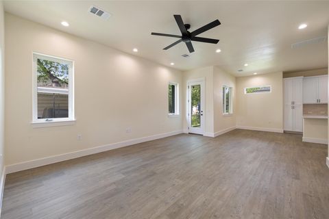 Tiny photo for 1000 Vargas RD #A, Austin, TX 78741 (MLS # 9606023)