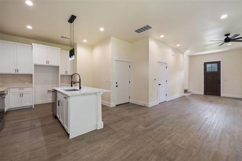 Tiny photo for 1000 Vargas RD #A, Austin, TX 78741 (MLS # 9606023)