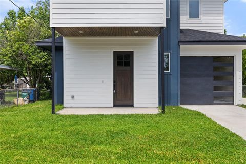 Tiny photo for 1000 Vargas RD #A, Austin, TX 78741 (MLS # 9606023)