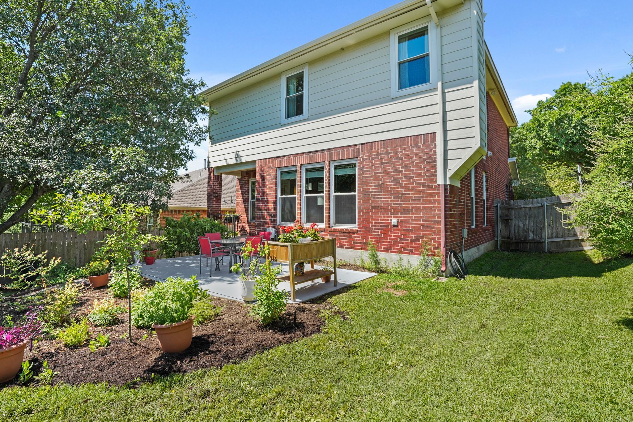 3725 Birdhouse DR