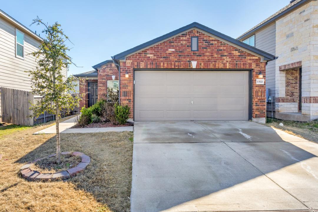13521 Abigail Adams ST