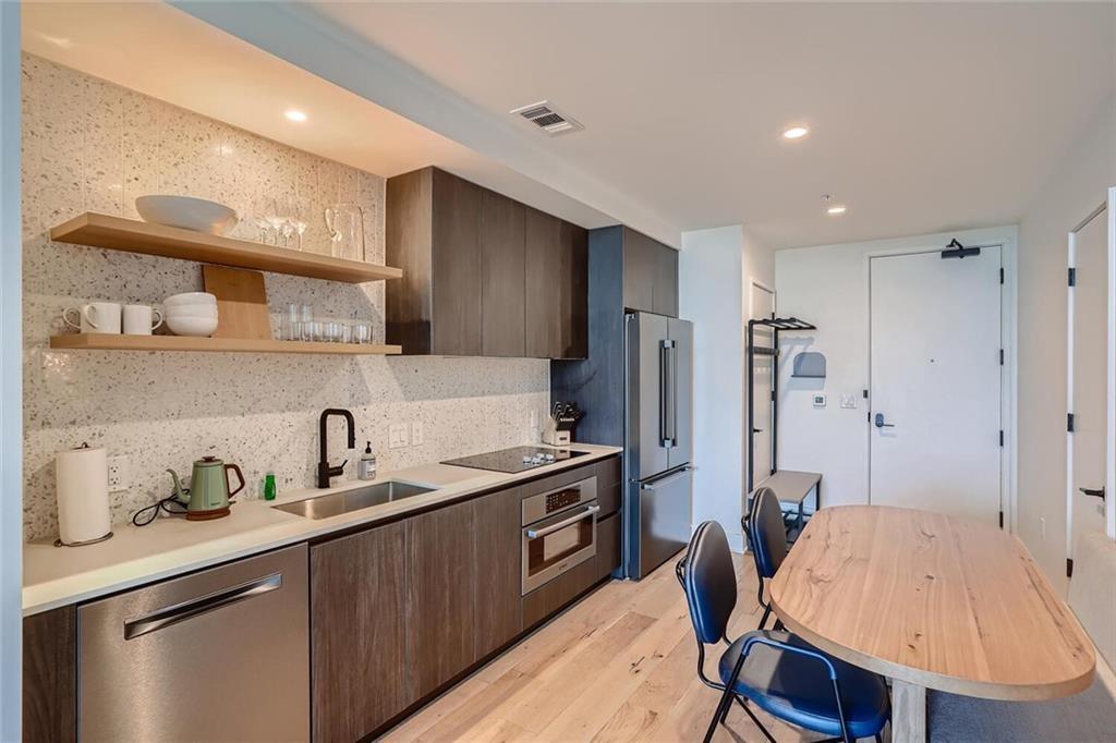 48 E East Ave 3203