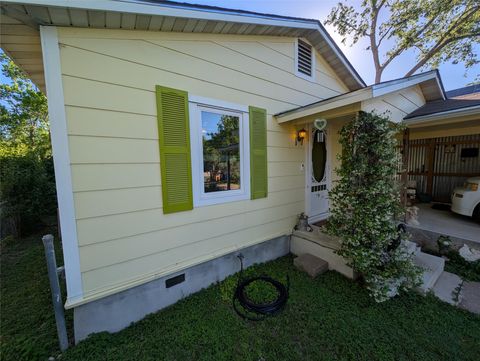 Photo of 307 Swanee DR, Austin, TX 78752 (MLS # 2196873)
