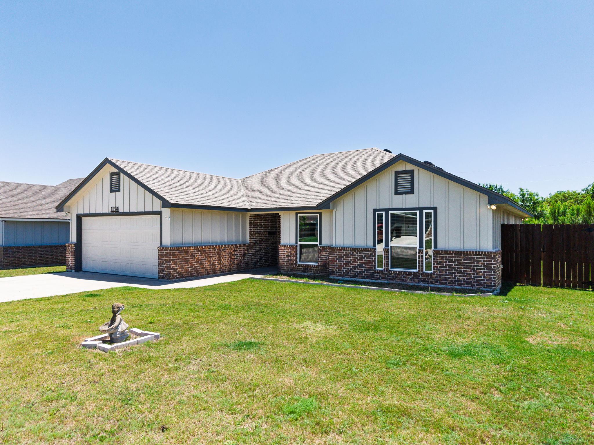 1124 Limestone Dr DR