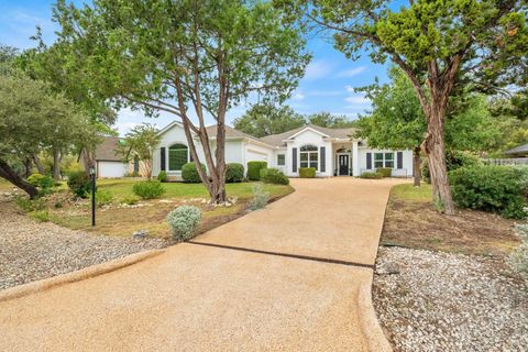 Photo of 120 Copperleaf RD, Lakeway, TX 78734 (MLS # 9692554)