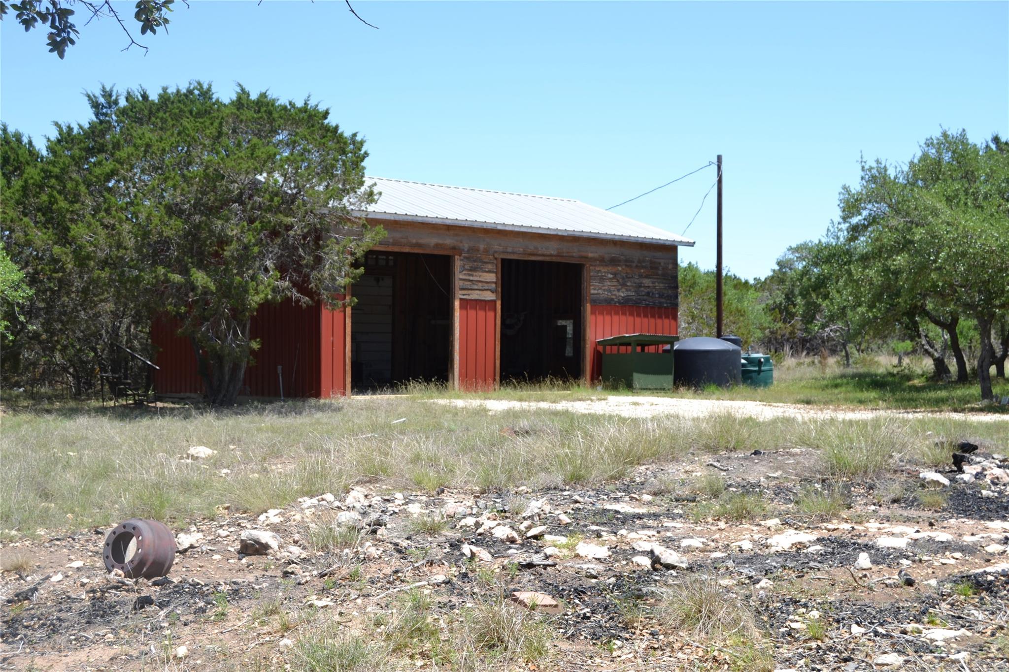 560 Longview RD