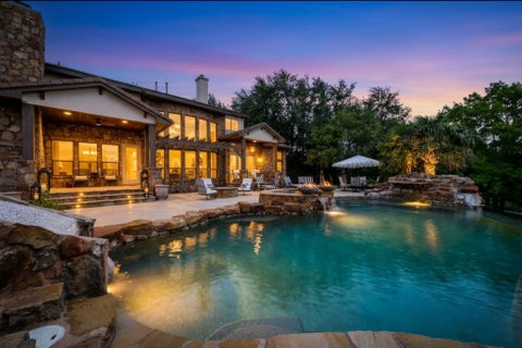 Photo of 1801 Eagles Glen CV, Austin, TX 78732 (MLS # 3391024)