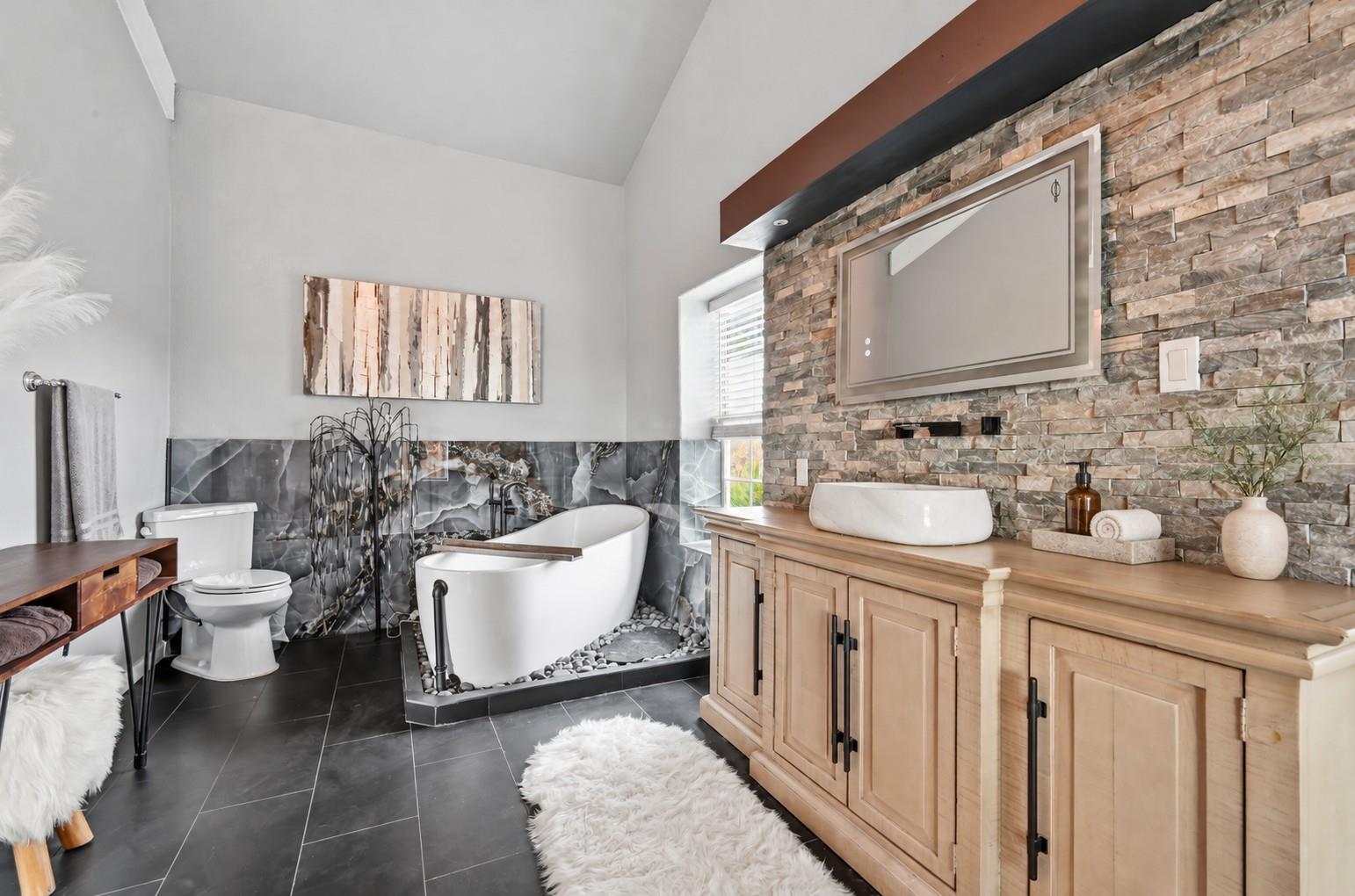 28543 Paradise Manor DR