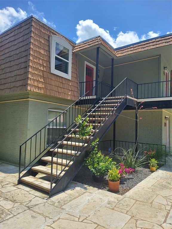 1500 East Side DR 219 A