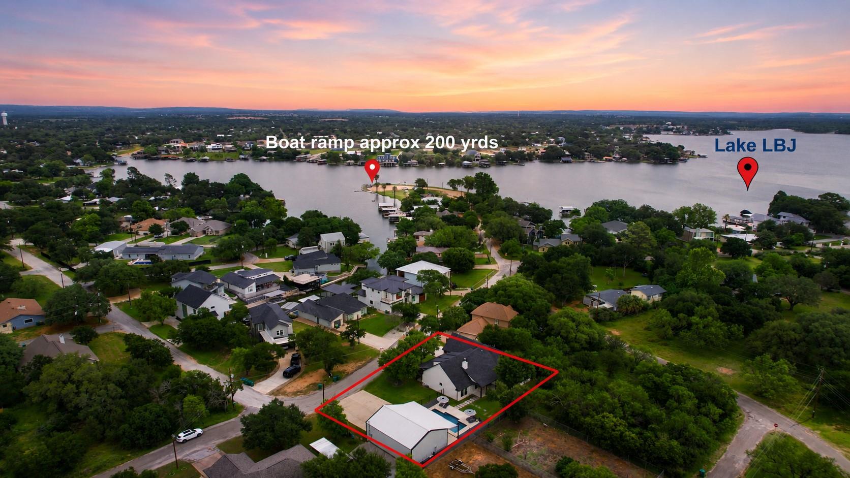 304 Robinhood LN