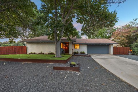 Photo of 5301 Presidio RD, Austin, TX 78745 (MLS # 9194651)