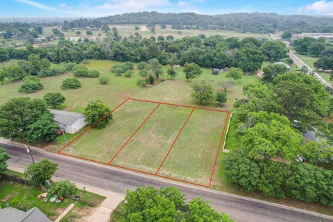 Photo of 2105 Pecan ST, Bastrop, TX 78602 (MLS # 9750605)