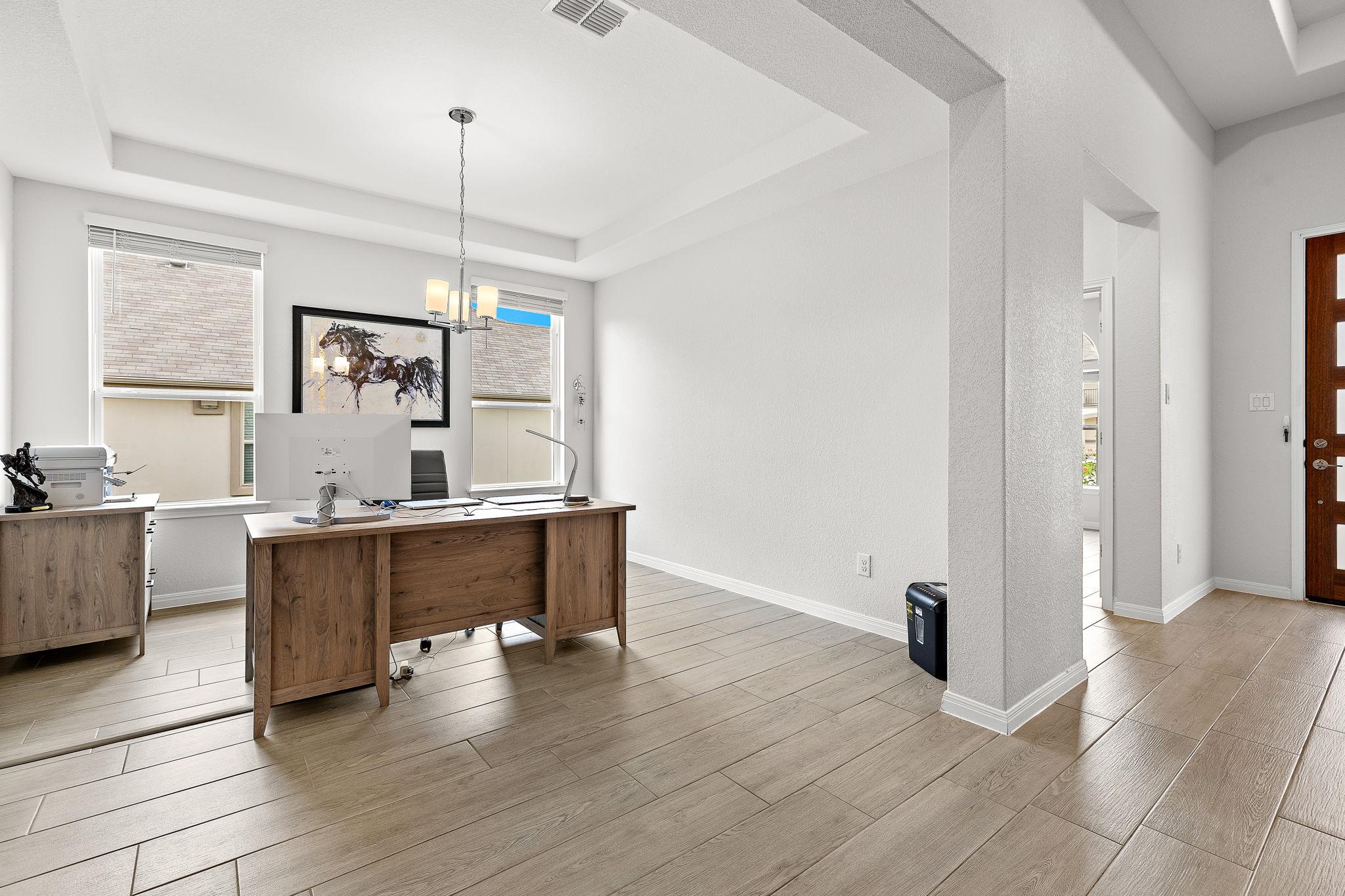 16713 Elsinore LN