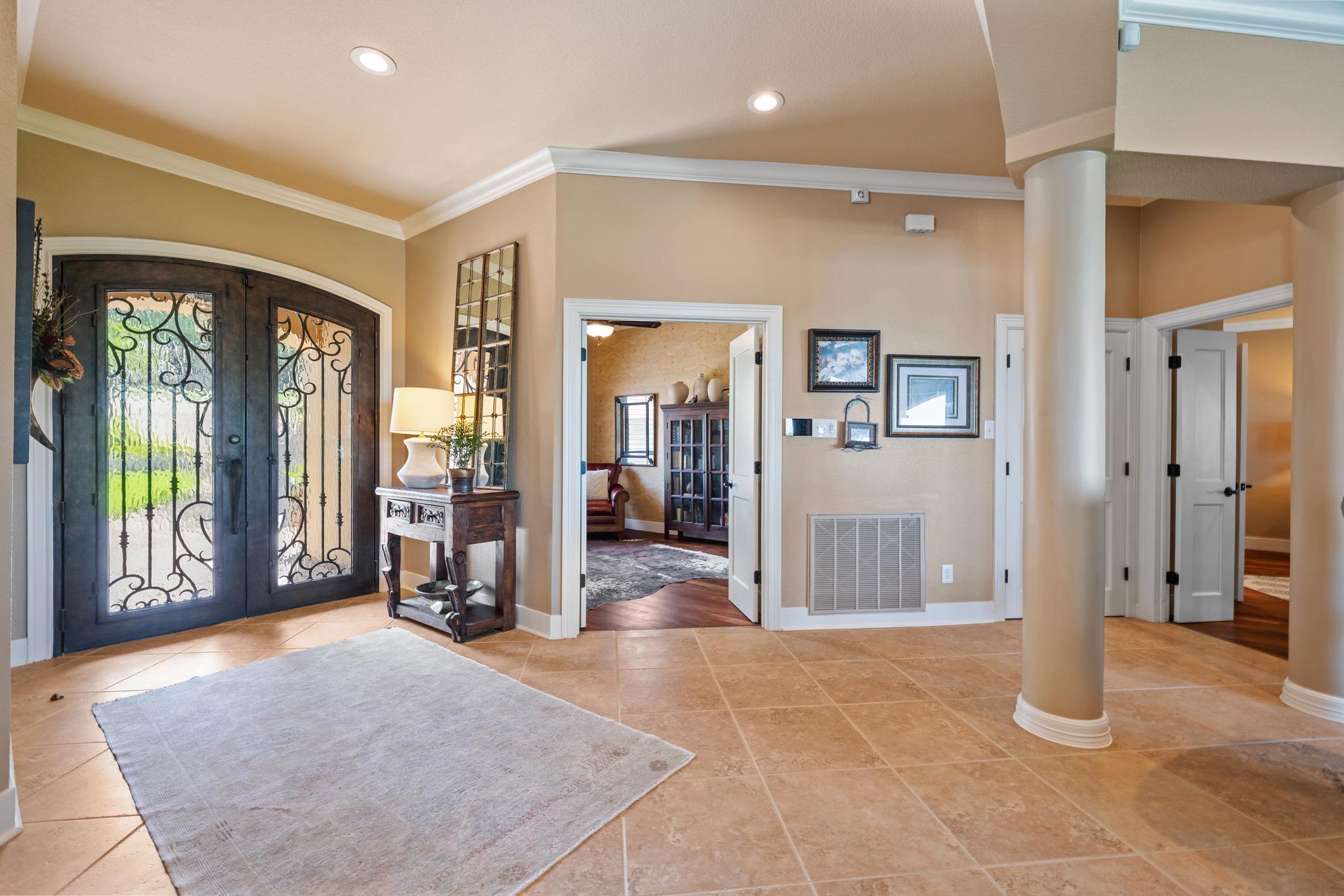 107 Edgewater CV