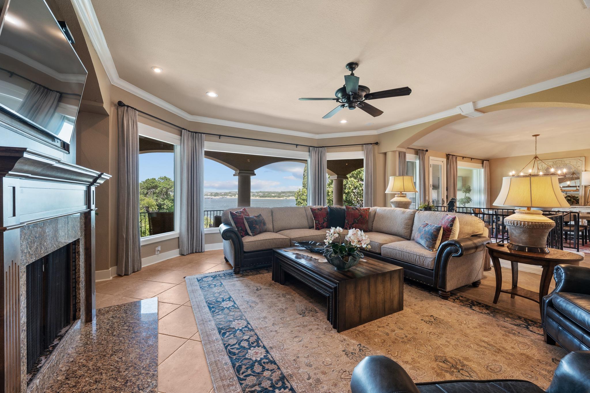 107 Edgewater CV