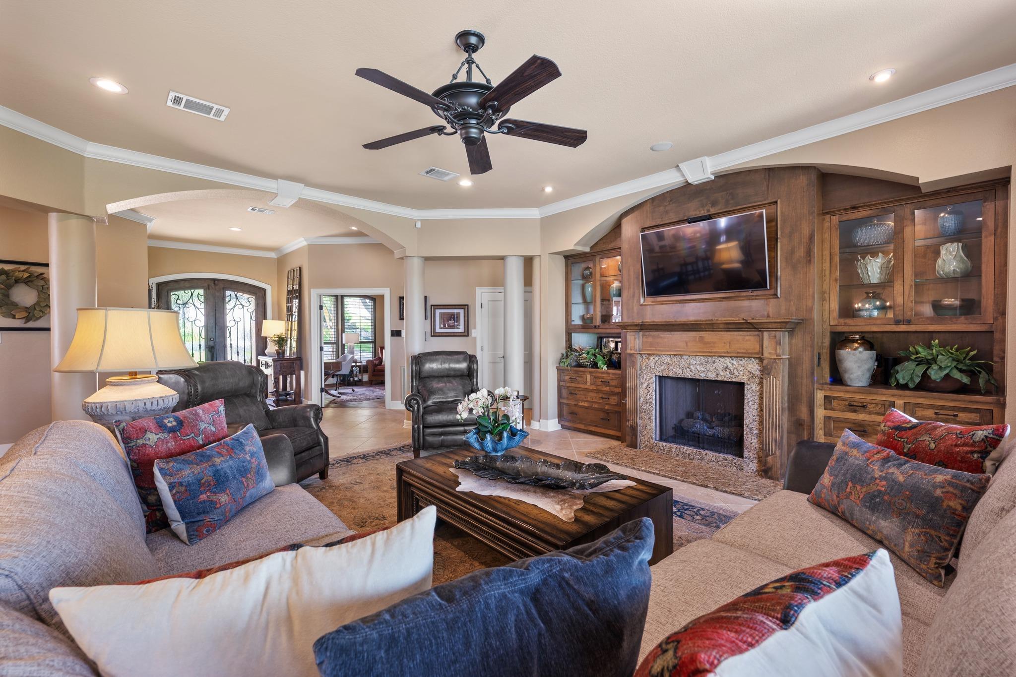 107 Edgewater CV