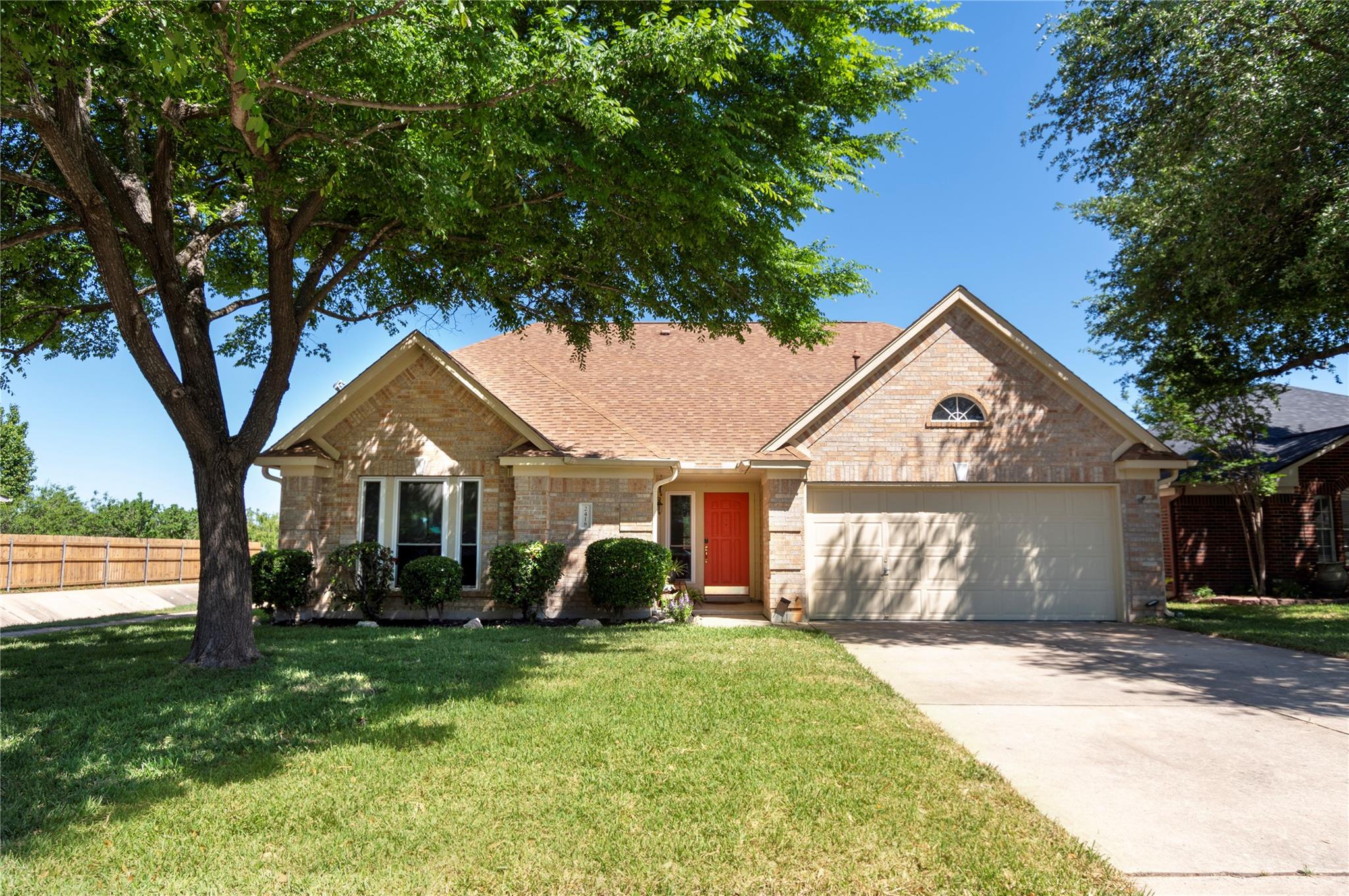 2418 Madeline LOOP