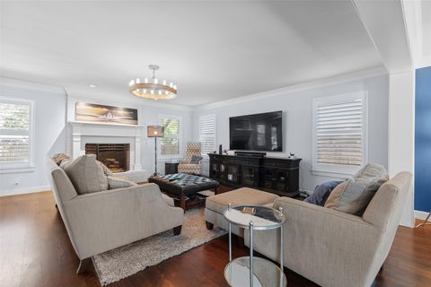 Photo of 3912 Greystone DR, Austin, TX 78731 (MLS # 5152343)