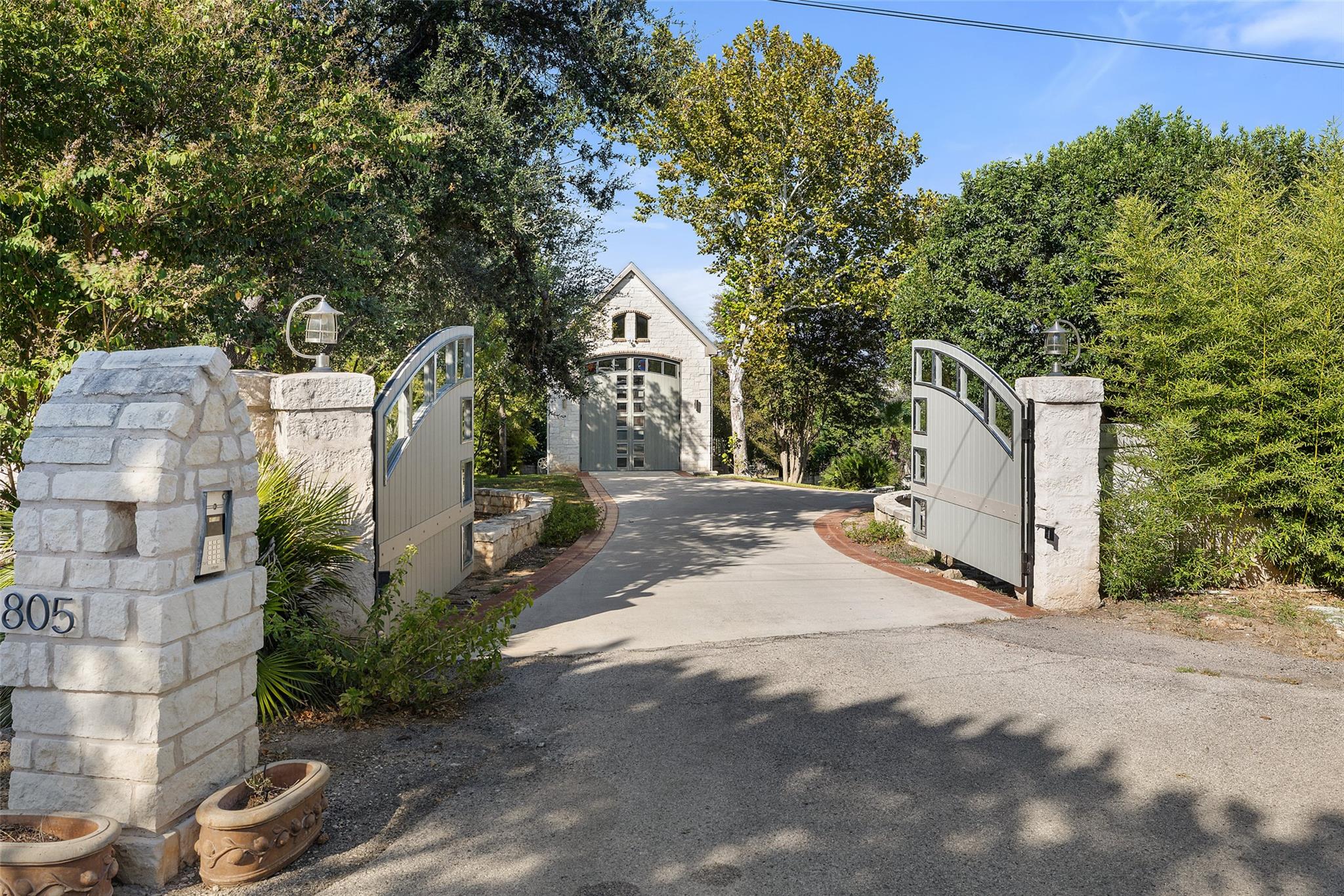 805 Brooks Hollow RD