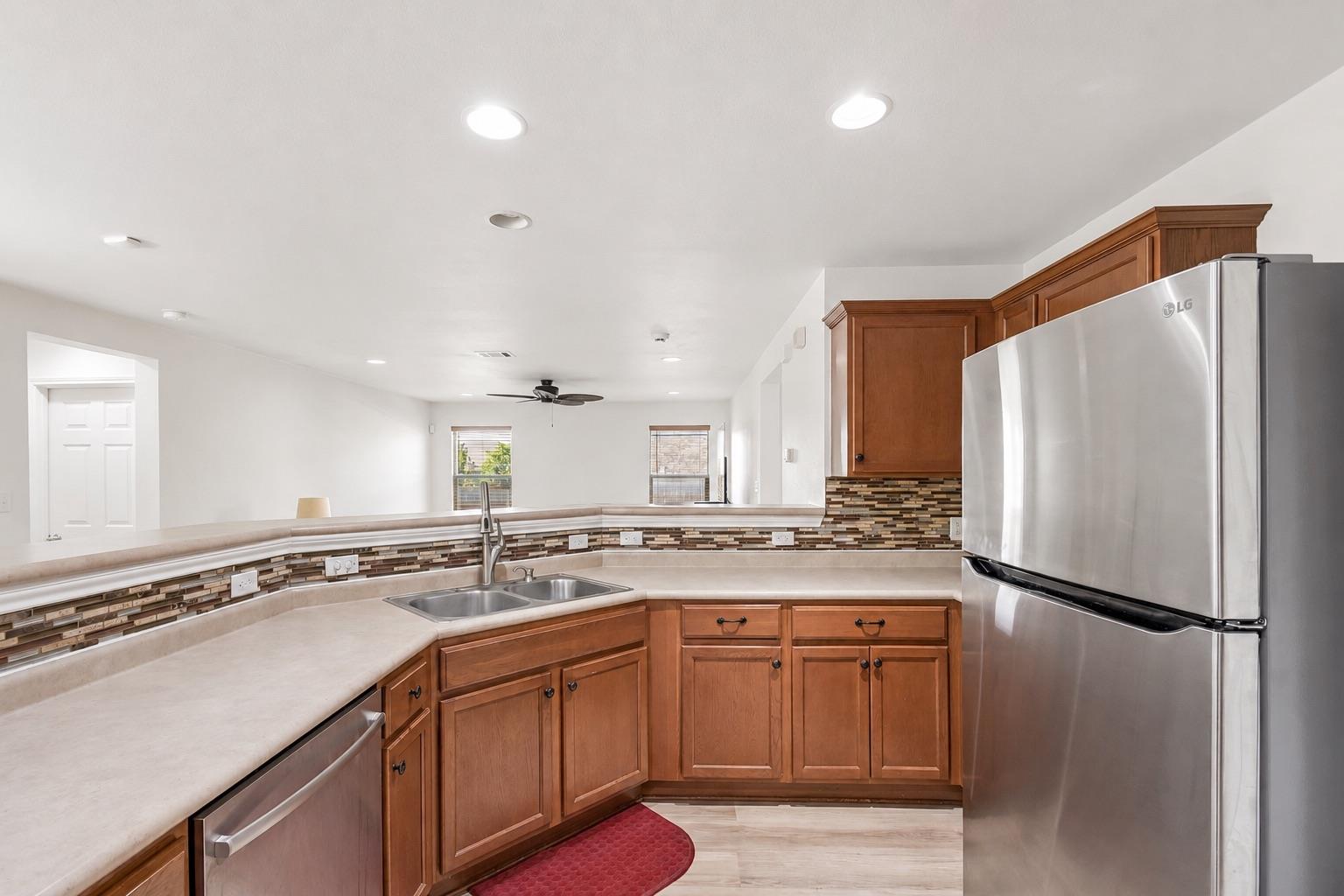 260 Cushman DR