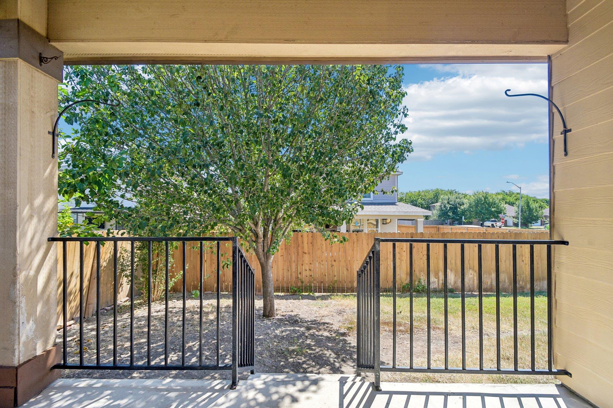 260 Cushman DR