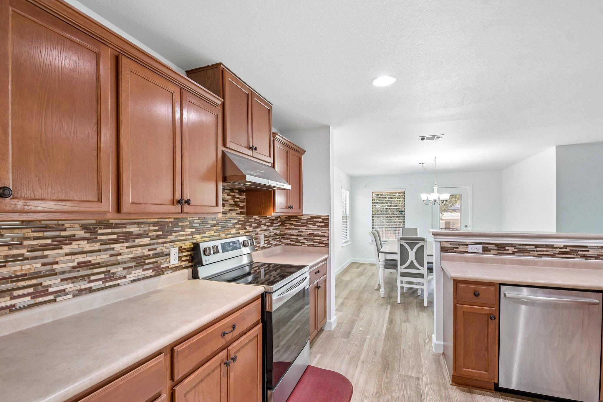 260 Cushman DR